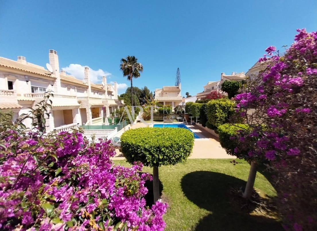 4 sovrum Semi-fristående Villa till salu i Albir med pool garage - 450 000 € (Ref: 8215598)