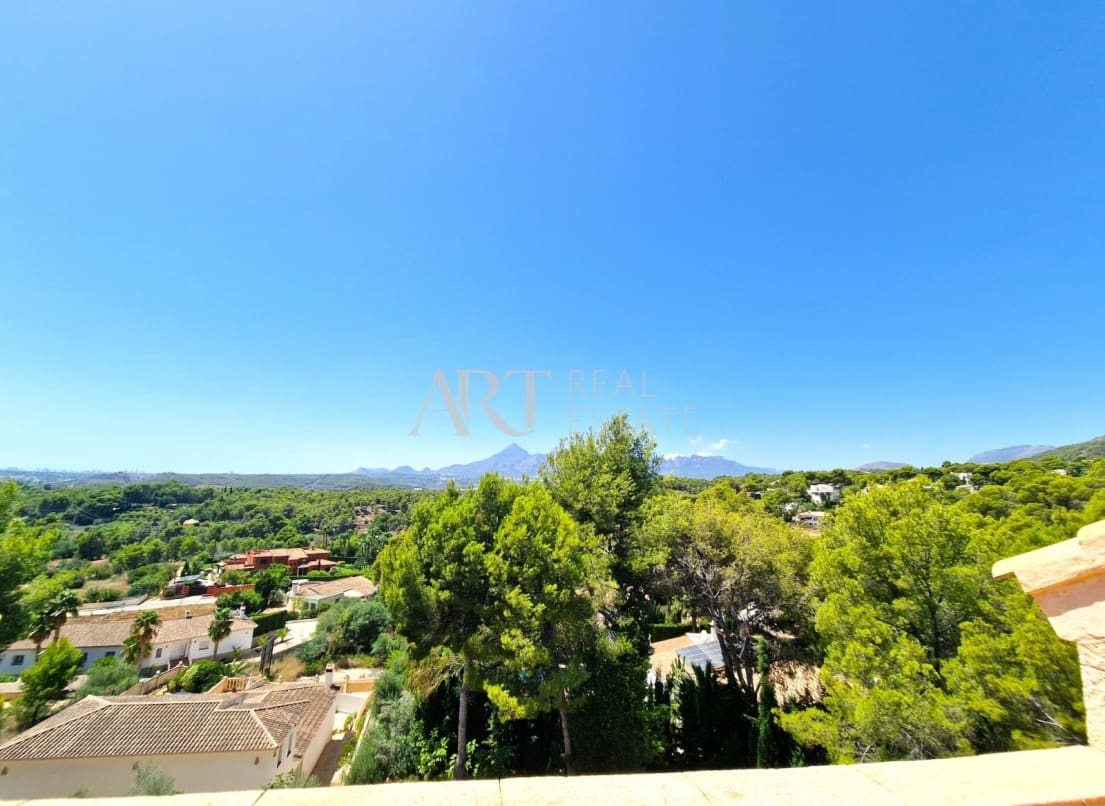 5 slaapkamer Villa te koop in Altea met zwembad garage - € 655.000 (Ref: 8246995)