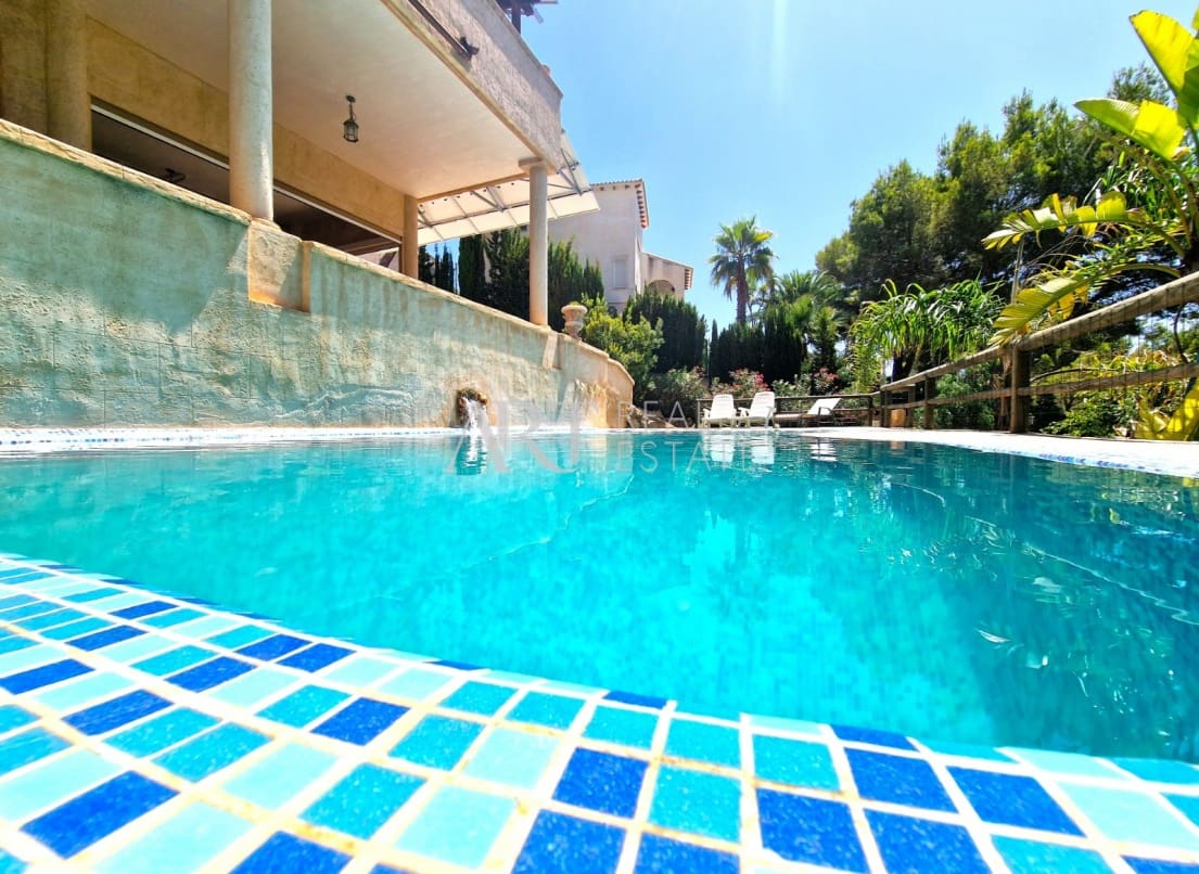 5 slaapkamer Villa te koop in Altea met zwembad garage - € 655.000 (Ref: 8246995)