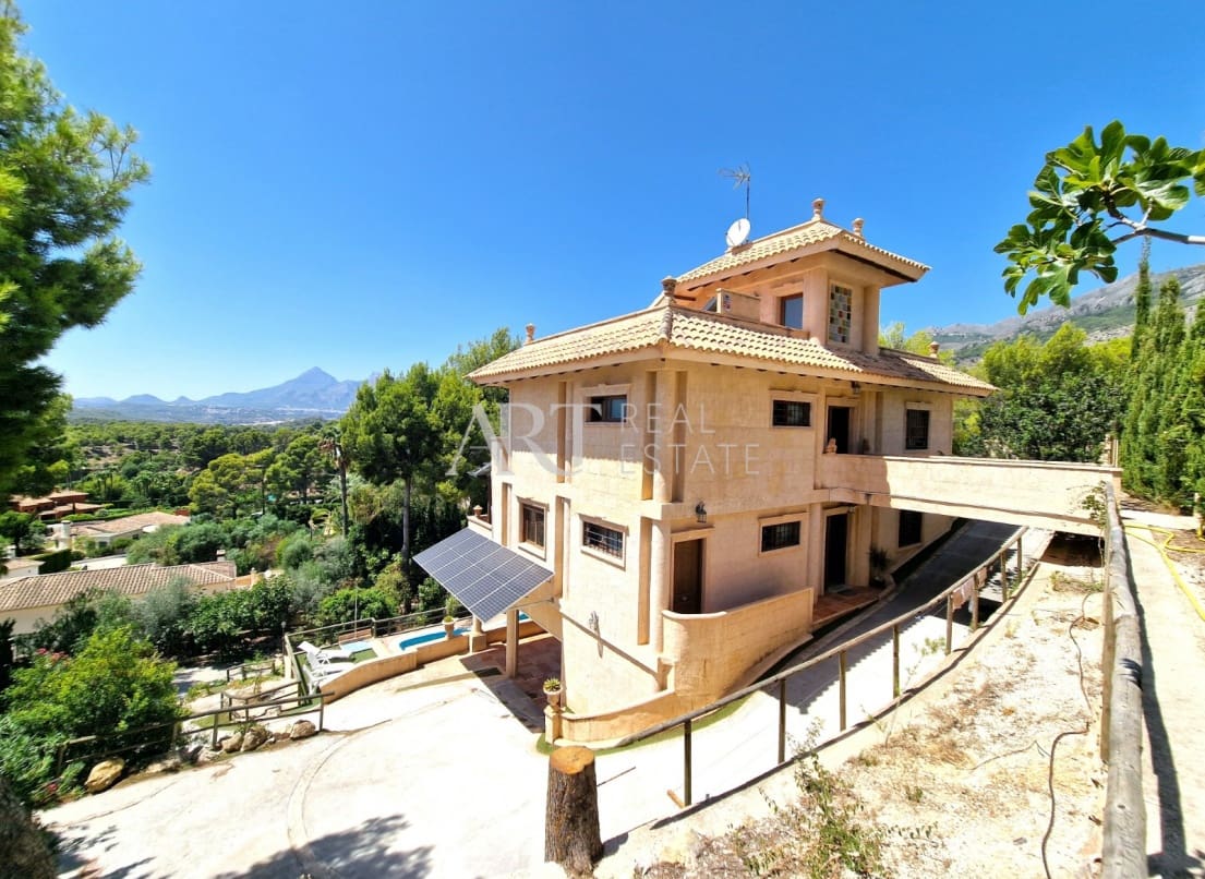 5 slaapkamer Villa te koop in Altea met zwembad garage - € 655.000 (Ref: 8246995)