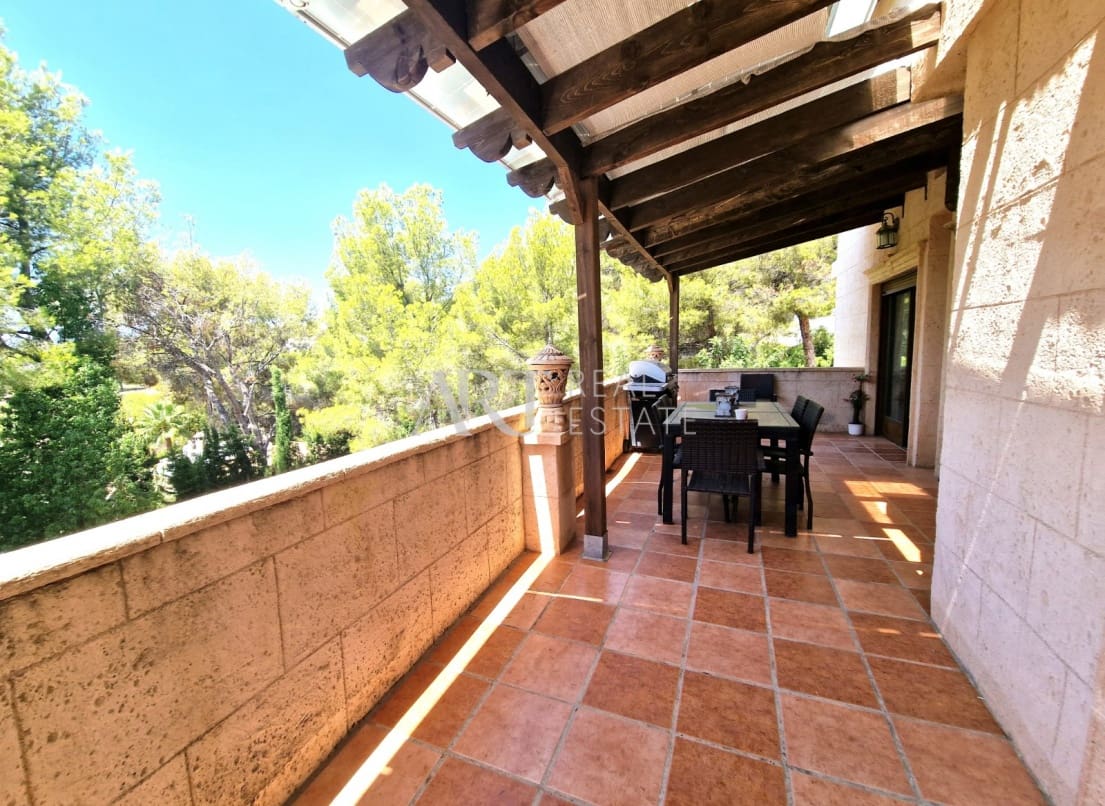 5 slaapkamer Villa te koop in Altea met zwembad garage - € 655.000 (Ref: 8246995)
