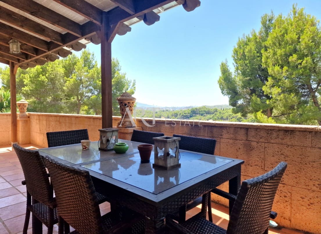 5 slaapkamer Villa te koop in Altea met zwembad garage - € 655.000 (Ref: 8246995)