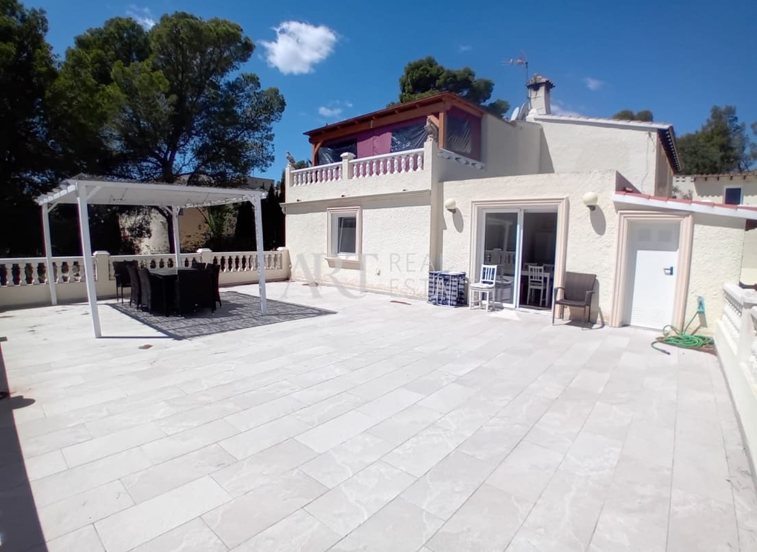 5 quarto Moradia para venda em La Nucia com garagem - 775 000 € (Ref: 8255488)