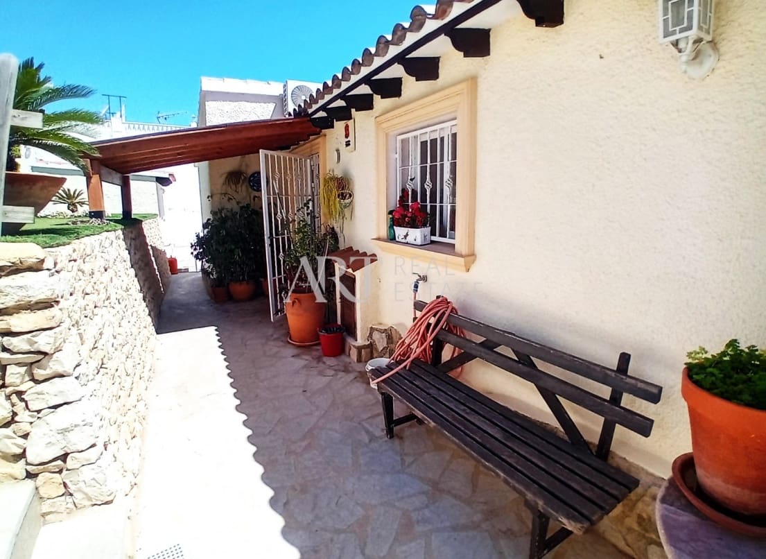 5 quarto Moradia para venda em La Nucia com garagem - 775 000 € (Ref: 8255488)