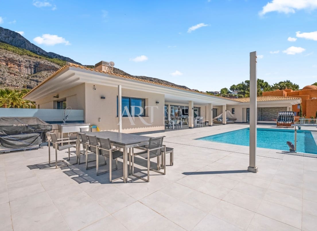 5 slaapkamer Villa te koop in Altea met zwembad garage - € 3.500.000 (Ref: 8278441)