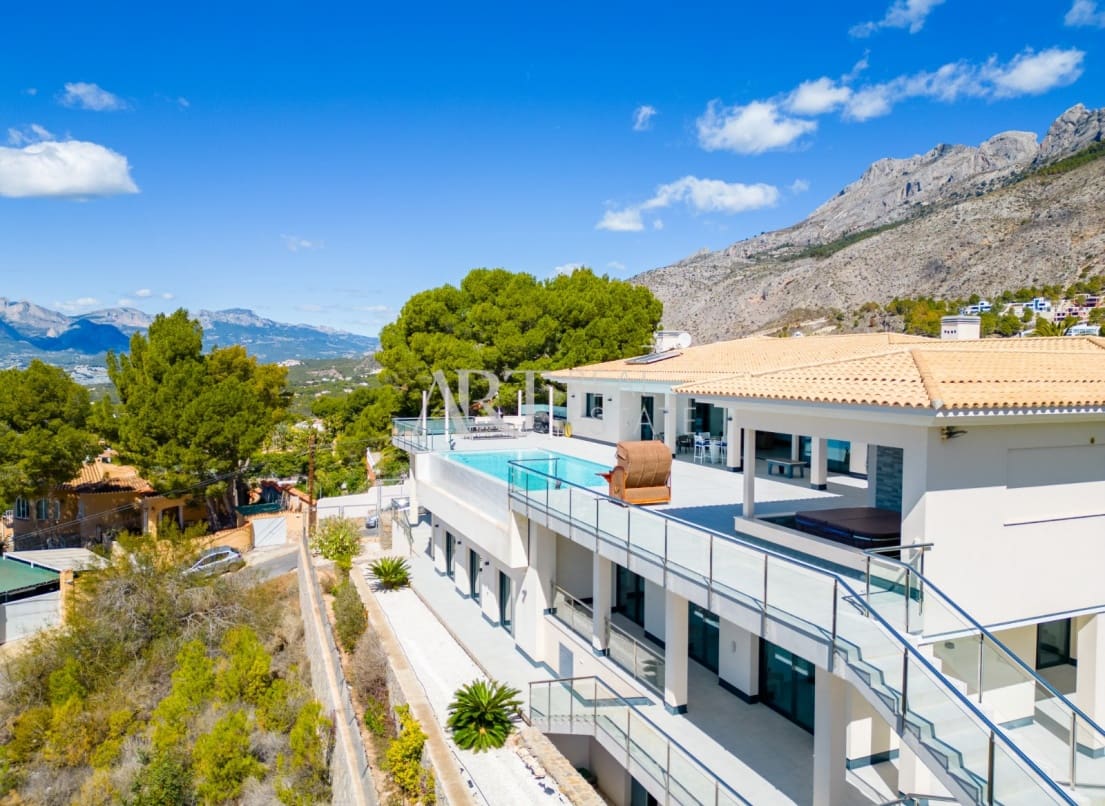 5 slaapkamer Villa te koop in Altea met zwembad garage - € 3.500.000 (Ref: 8278441)