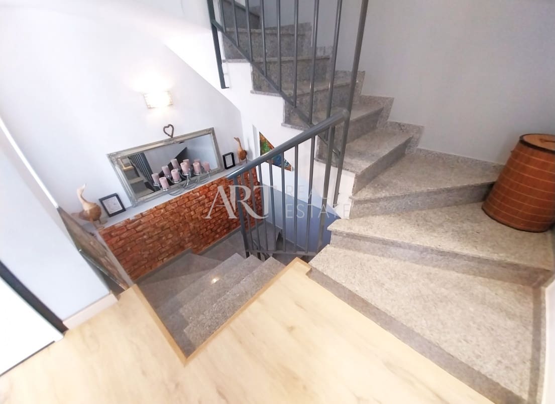 4 soveværelse Semi-Rækkehus til salg i Albir med swimmingpool garage - € 460.000 (Ref: 8304680)