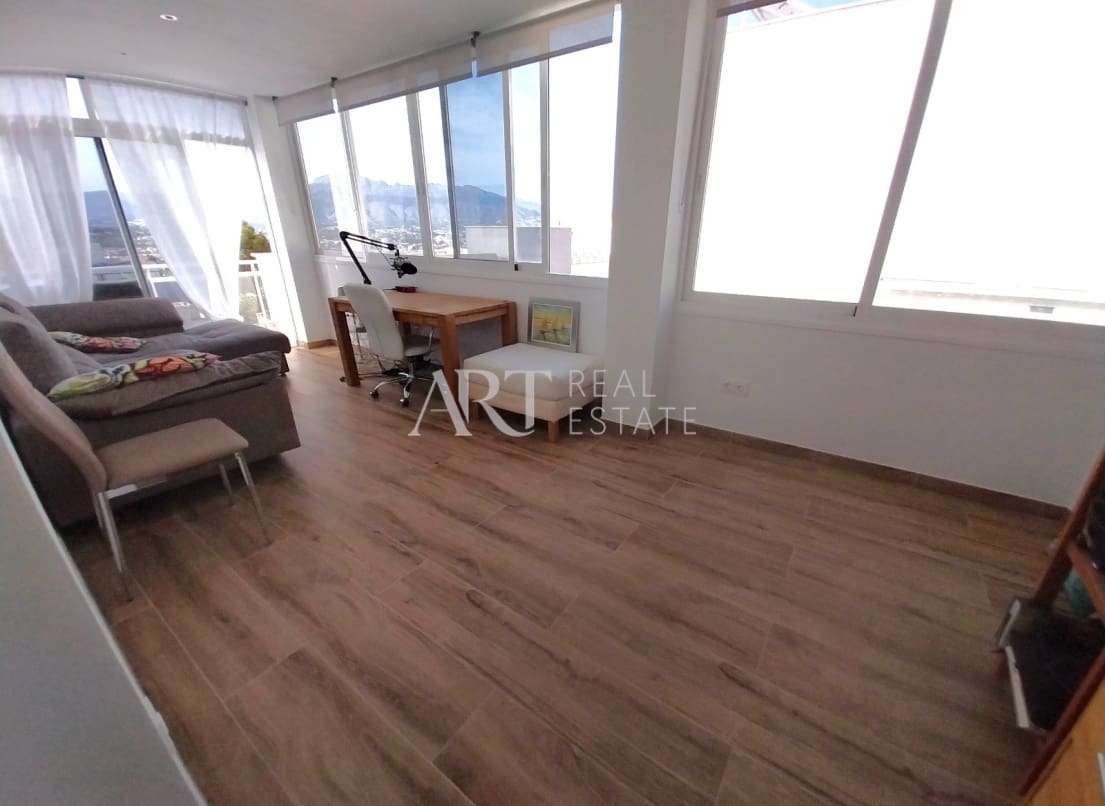 4 soveværelse Semi-Rækkehus til salg i Albir med swimmingpool garage - € 460.000 (Ref: 8304680)