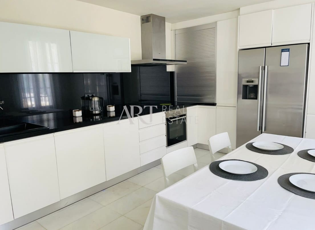 4 bedroom Villa for sale in Finestrat with pool - € 810,000 (Ref: 8369899)