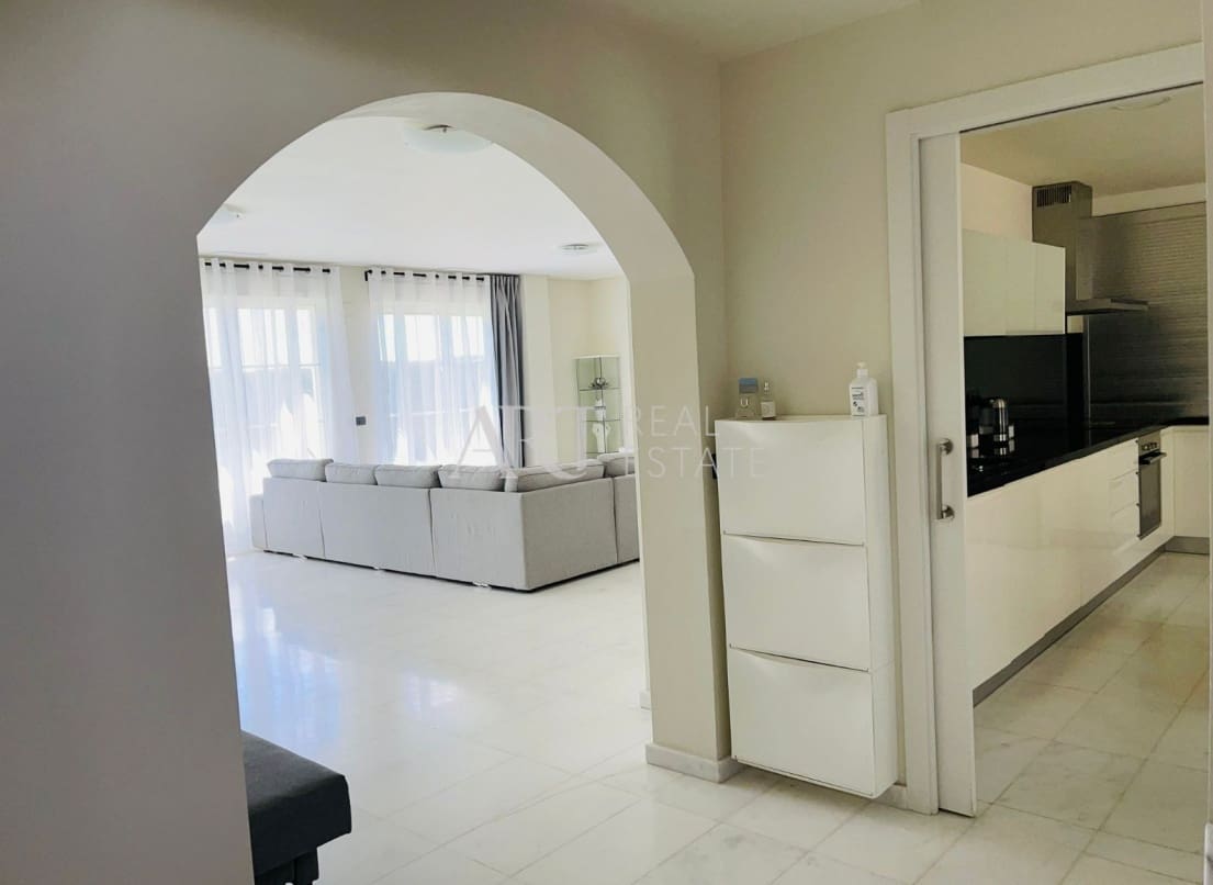 4 bedroom Villa for sale in Finestrat with pool - € 810,000 (Ref: 8369899)