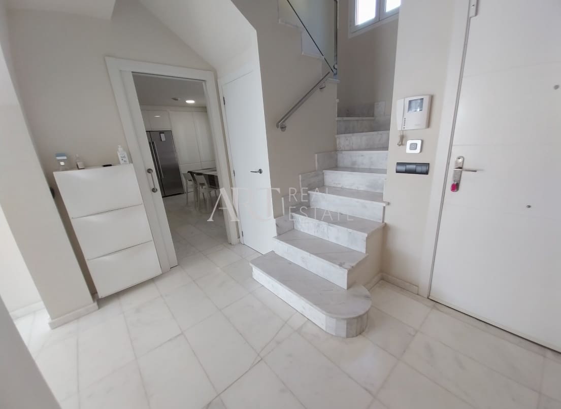 4 bedroom Villa for sale in Finestrat with pool - € 810,000 (Ref: 8369899)