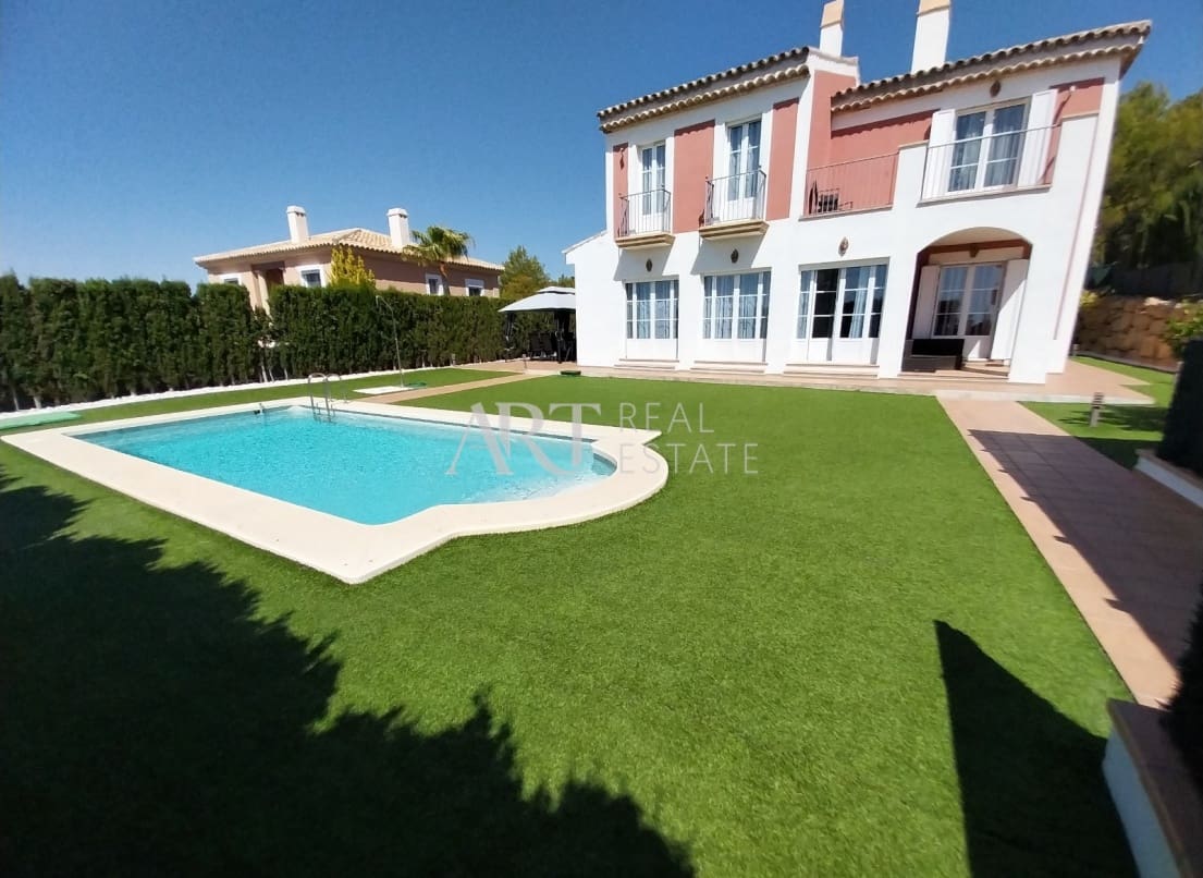 4 bedroom Villa for sale in Finestrat with pool - € 810,000 (Ref: 8369899)