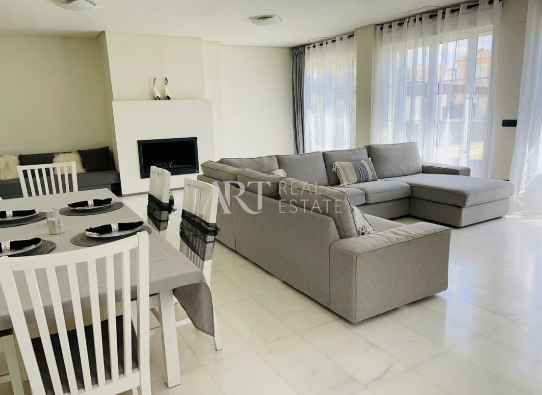 4 bedroom Villa for sale in Finestrat with pool - € 810,000 (Ref: 8369899)