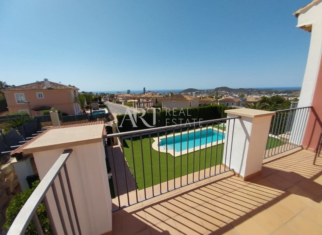 4 bedroom Villa for sale in Finestrat with pool - € 810,000 (Ref: 8369899)