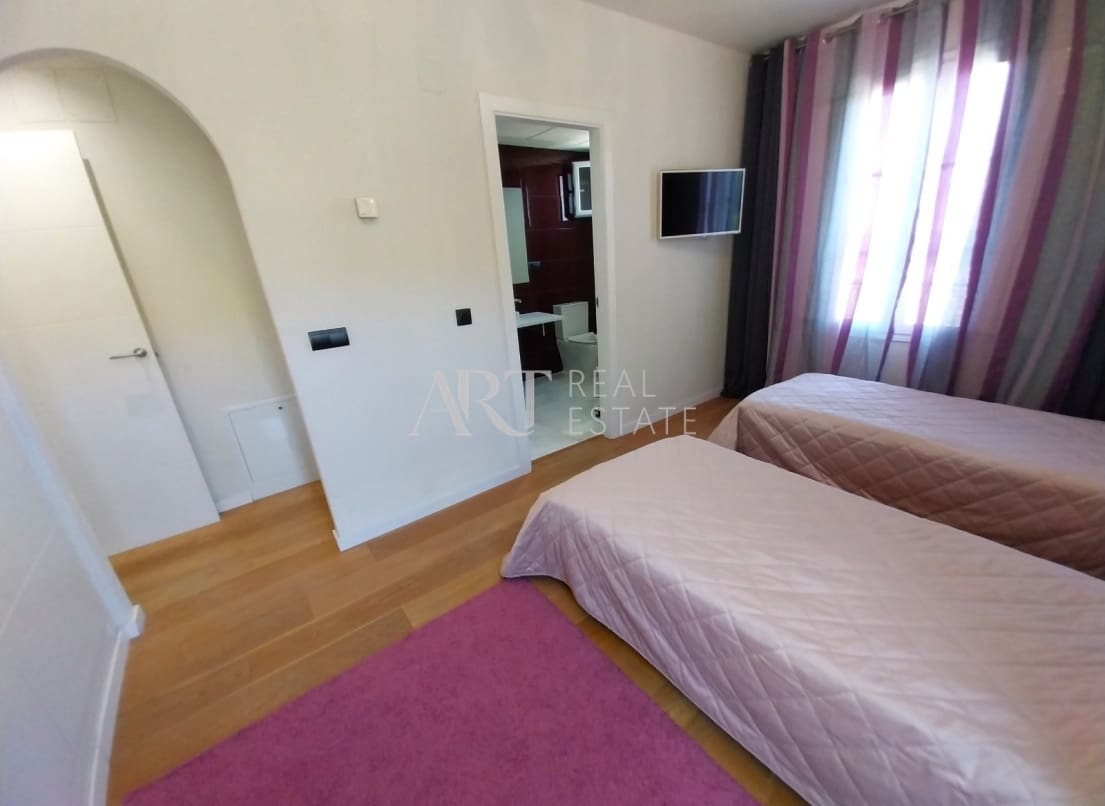 4 bedroom Villa for sale in Finestrat with pool - € 810,000 (Ref: 8369899)