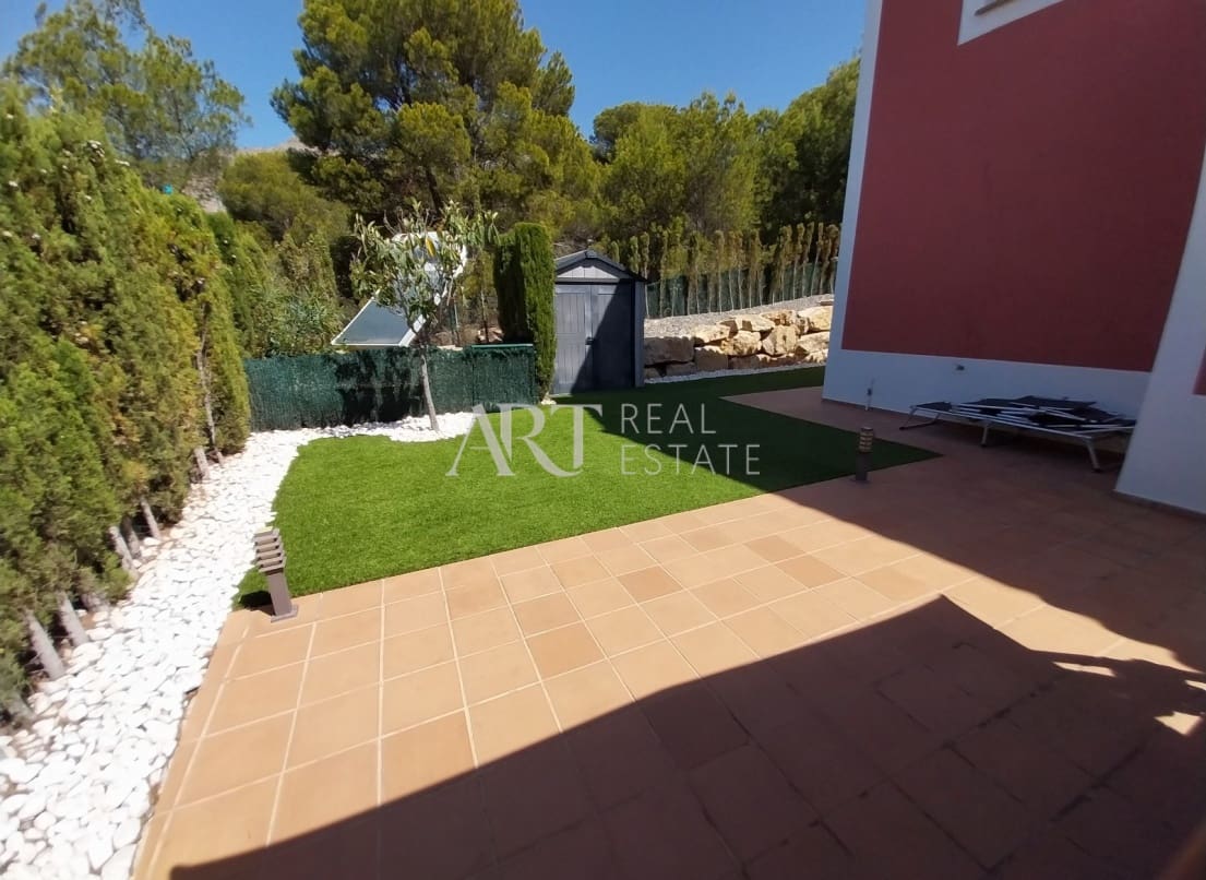 4 bedroom Villa for sale in Finestrat with pool - € 810,000 (Ref: 8369899)