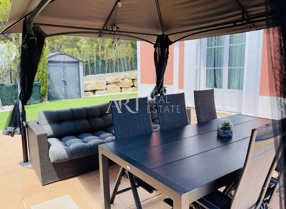 4 bedroom Villa for sale in Finestrat with pool - € 810,000 (Ref: 8369899)