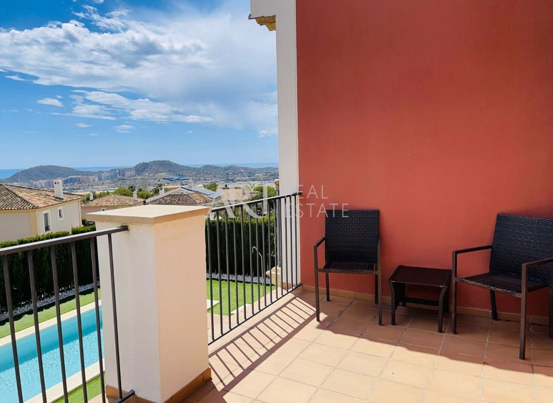 4 bedroom Villa for sale in Finestrat with pool - € 810,000 (Ref: 8369899)