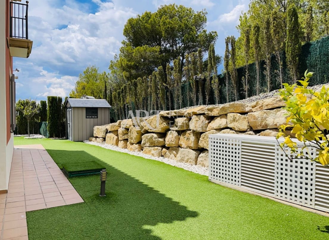 4 bedroom Villa for sale in Finestrat with pool - € 810,000 (Ref: 8369899)