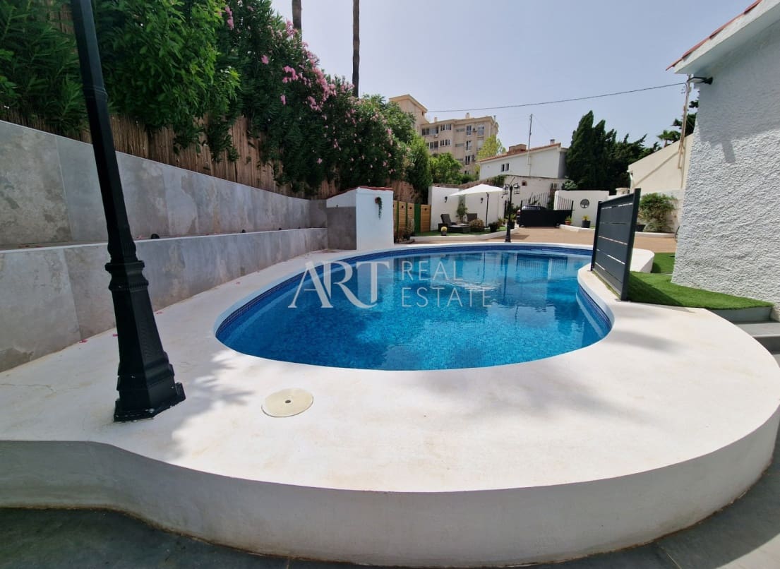 4 slaapkamer Villa te koop in Albir met zwembad - € 649.000 (Ref: 8433576)