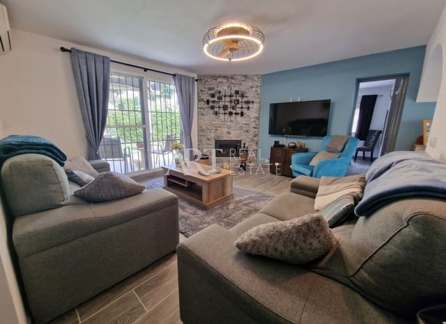 4 bedroom Villa for sale in Albir, Alfaz del Pi / L'Alfàs del Pi with pool - € 649,000 (Ref: 8433576)