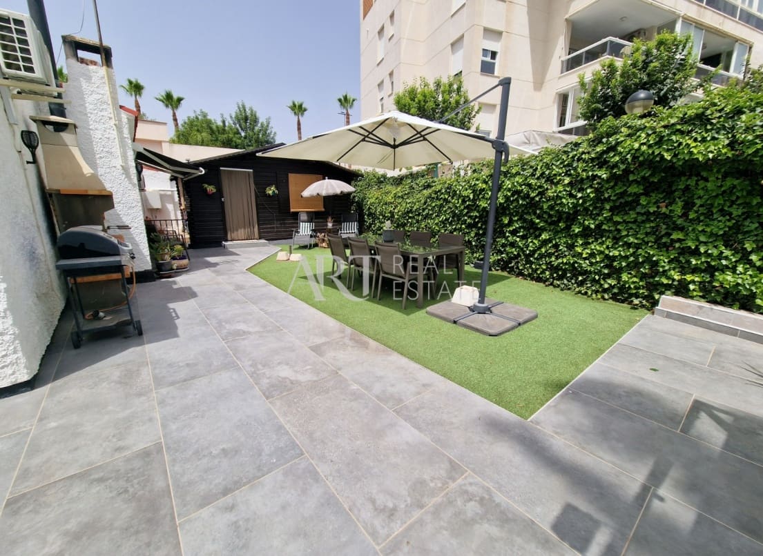 4 slaapkamer Villa te koop in Albir met zwembad - € 649.000 (Ref: 8433576)