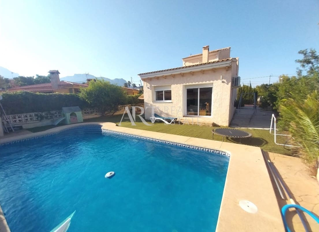 4 chambre Villa/Maison à vendre à La Nucia avec piscine - 430 000 € (Ref: 8471347)