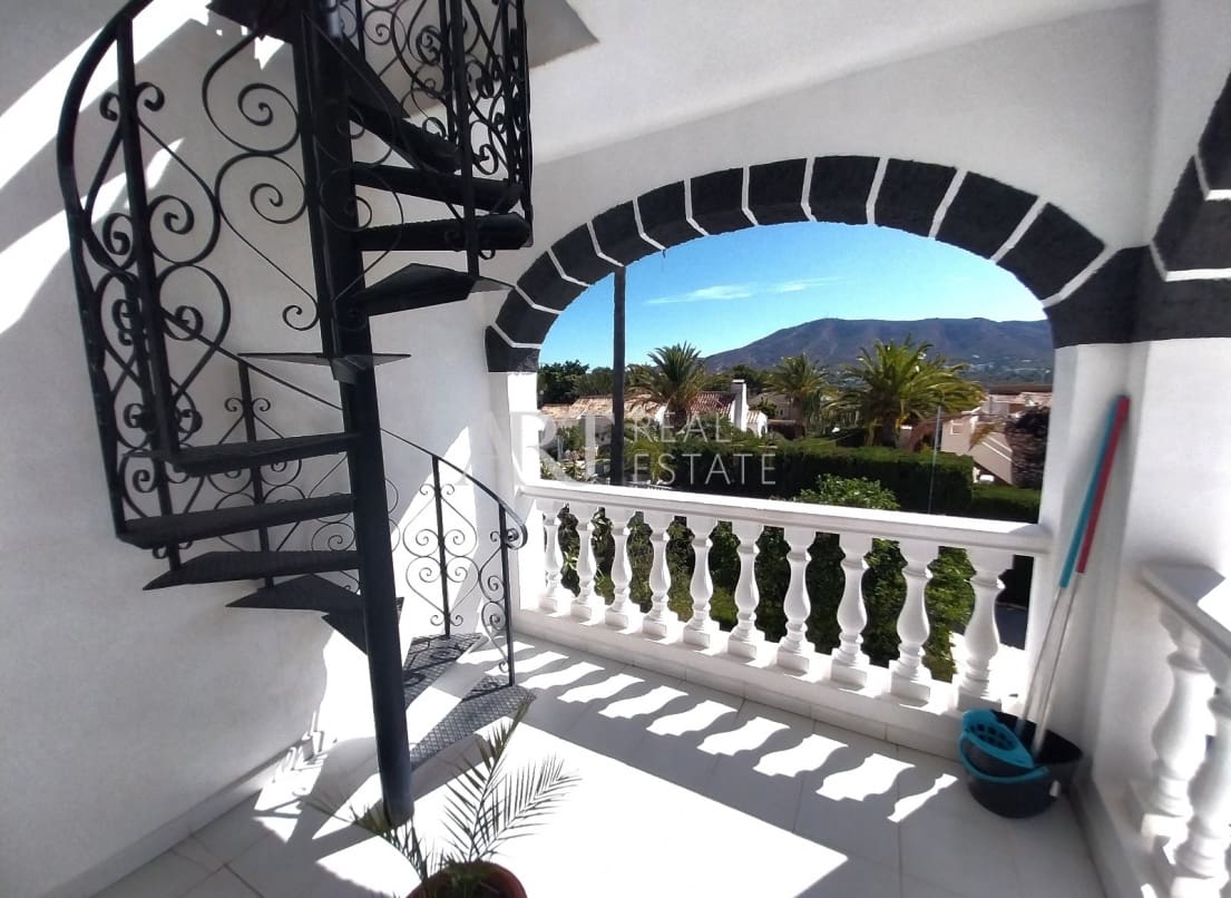 3 soveværelse Villa til salg i Albir med swimmingpool garage - € 895.000 (Ref: 8558109)