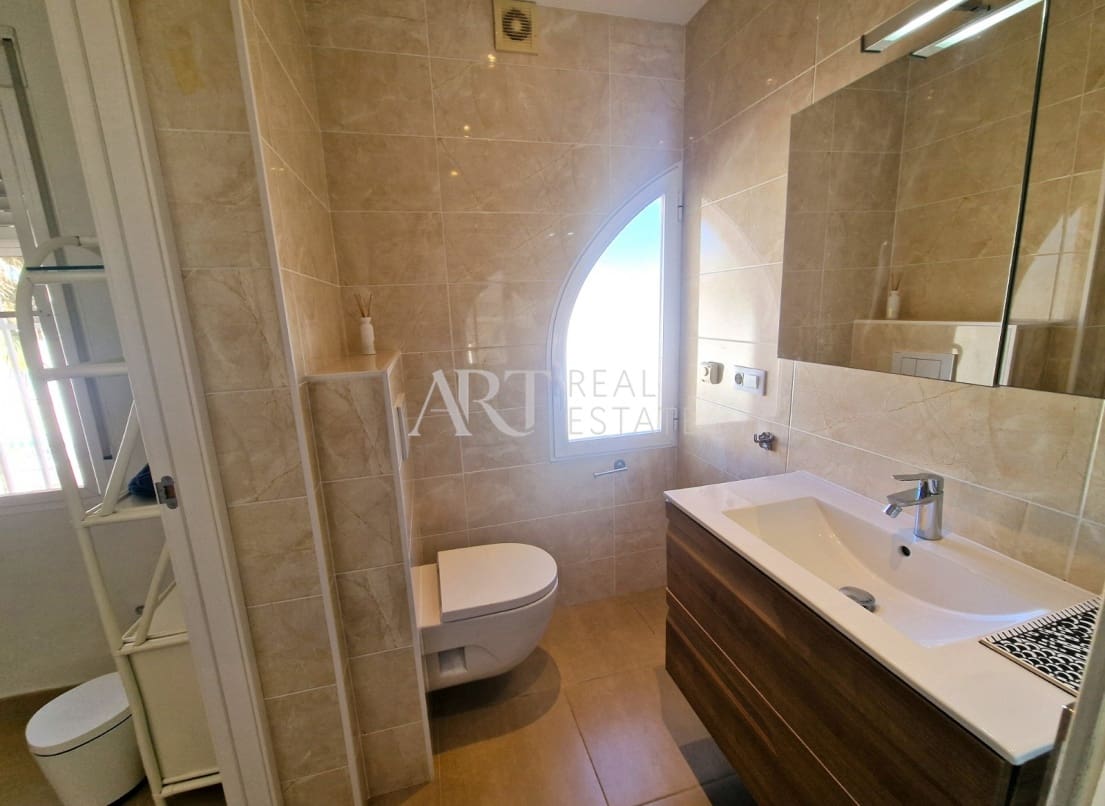 9 bedroom Villa for sale in Albir with pool garage - € 750,000 (Ref: 8591866)