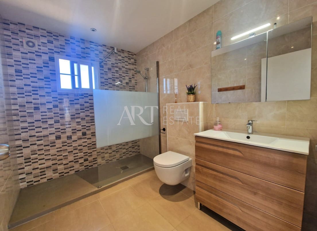 9 bedroom Villa for sale in Albir with pool garage - € 750,000 (Ref: 8591866)