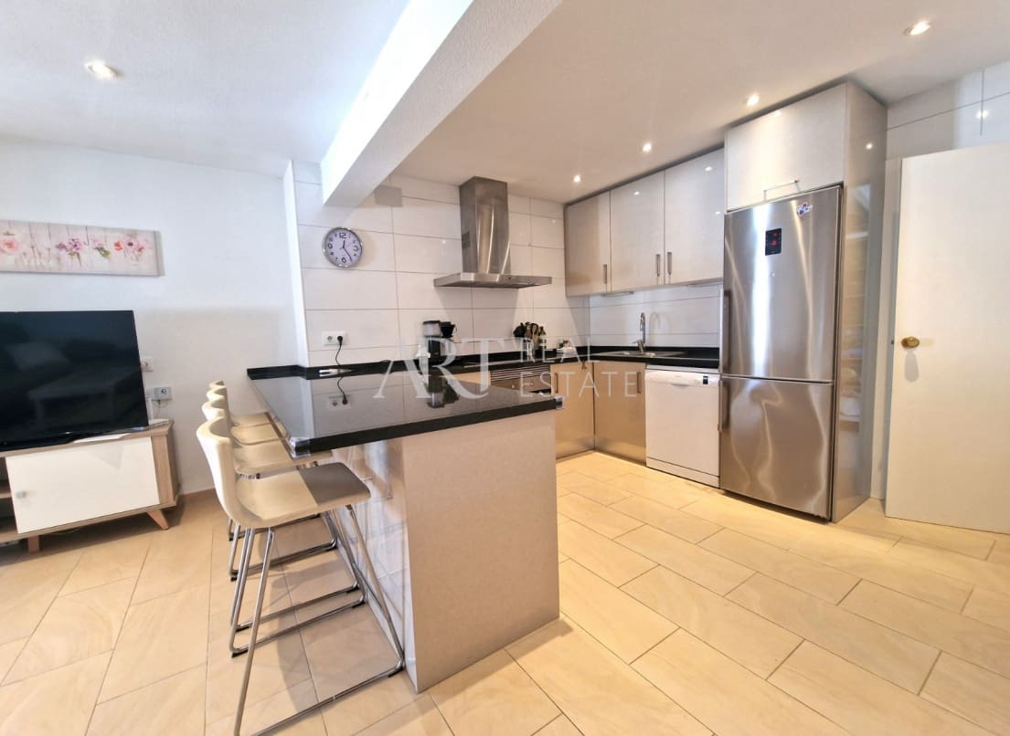 9 bedroom Villa for sale in Albir with pool garage - € 750,000 (Ref: 8591866)