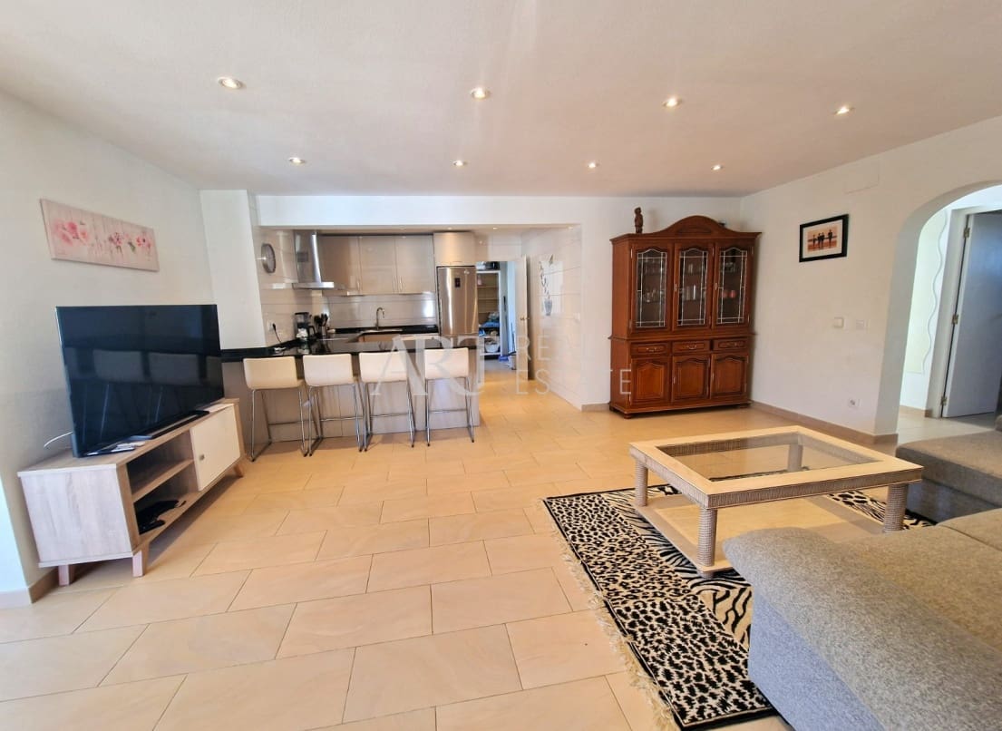 9 bedroom Villa for sale in Albir with pool garage - € 750,000 (Ref: 8591866)