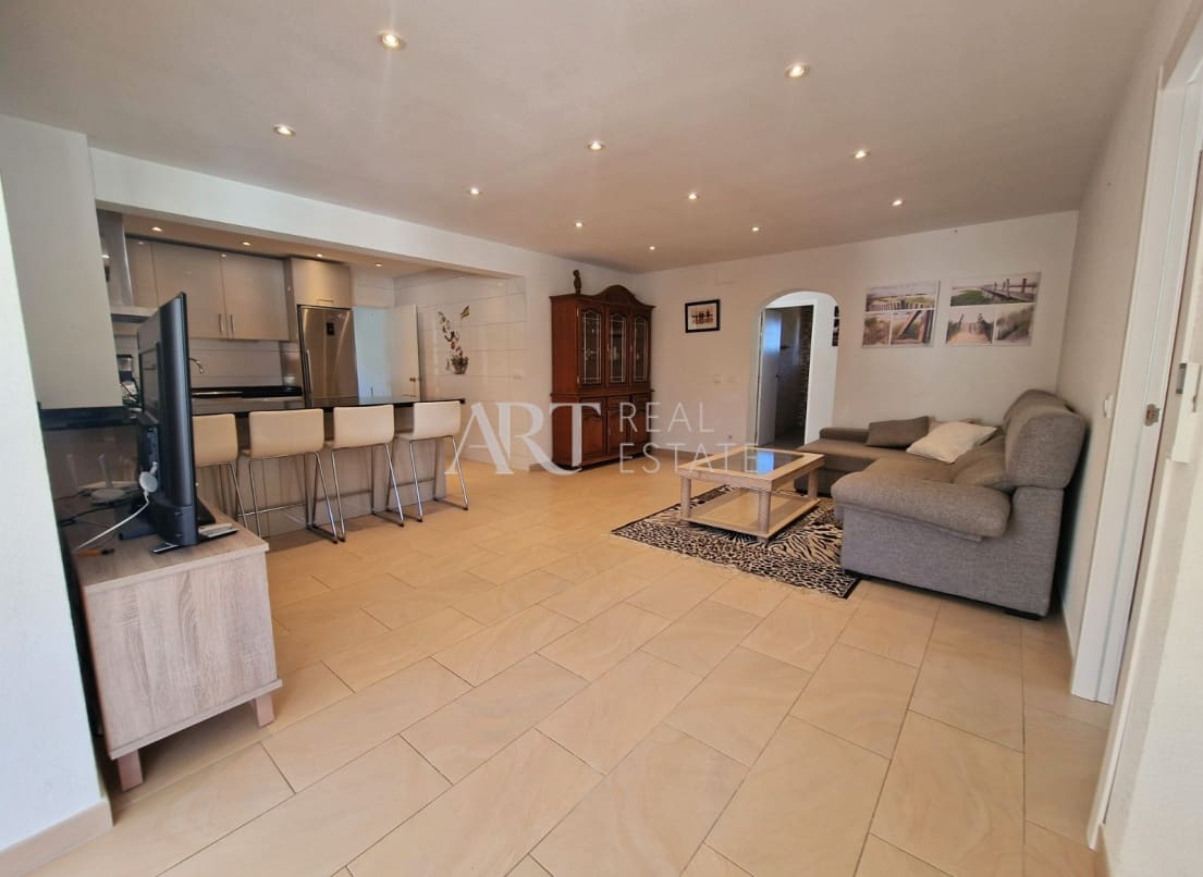 9 bedroom Villa for sale in Albir with pool garage - € 750,000 (Ref: 8591866)