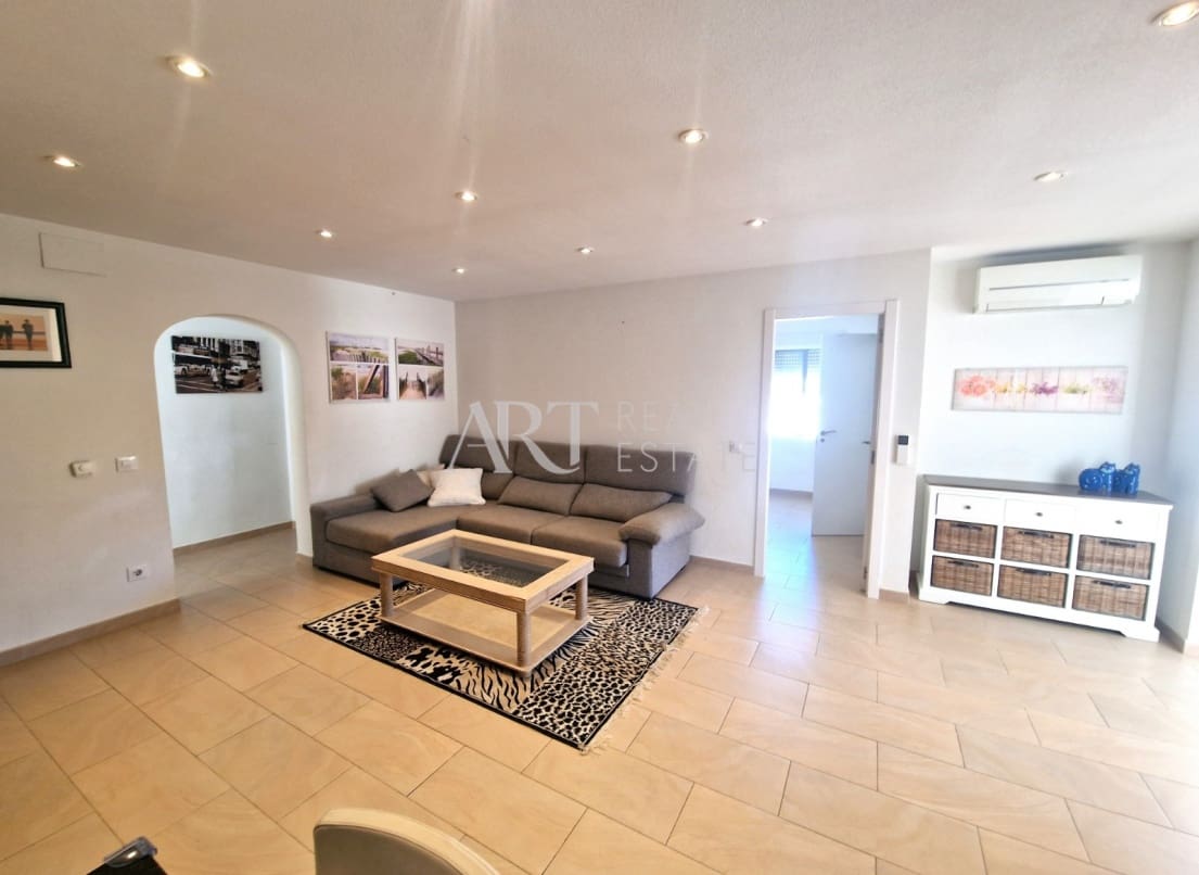 9 bedroom Villa for sale in Albir with pool garage - € 750,000 (Ref: 8591866)