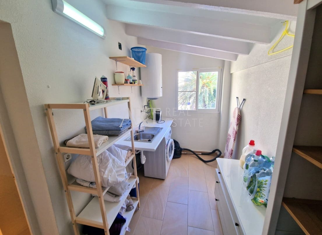 9 bedroom Villa for sale in Albir with pool garage - € 750,000 (Ref: 8591866)