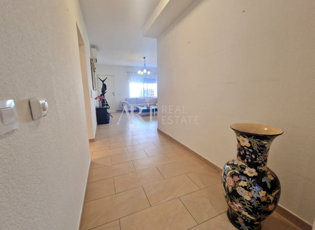 9 bedroom Villa for sale in Albir with pool garage - € 750,000 (Ref: 8591866)