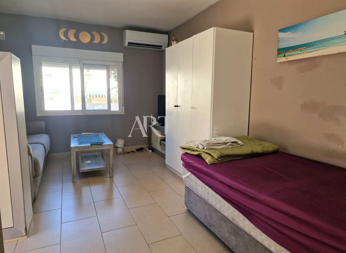 9 bedroom Villa for sale in Albir with pool garage - € 750,000 (Ref: 8591866)