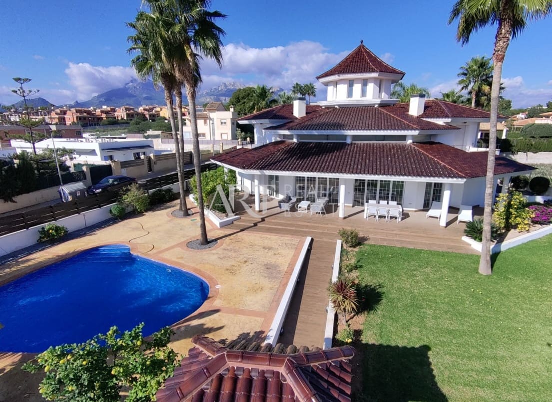 5 chambre Villa/Maison à vendre à Alfaz del Pi / L'Alfas del Pi avec piscine garage - 1 600 000 € (Ref: 8677105)