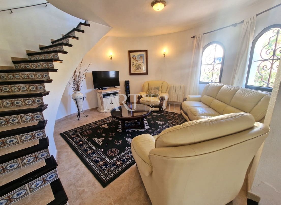 3 bedroom Villa for sale in Altea with pool garage - € 519,000 (Ref: 8685544)