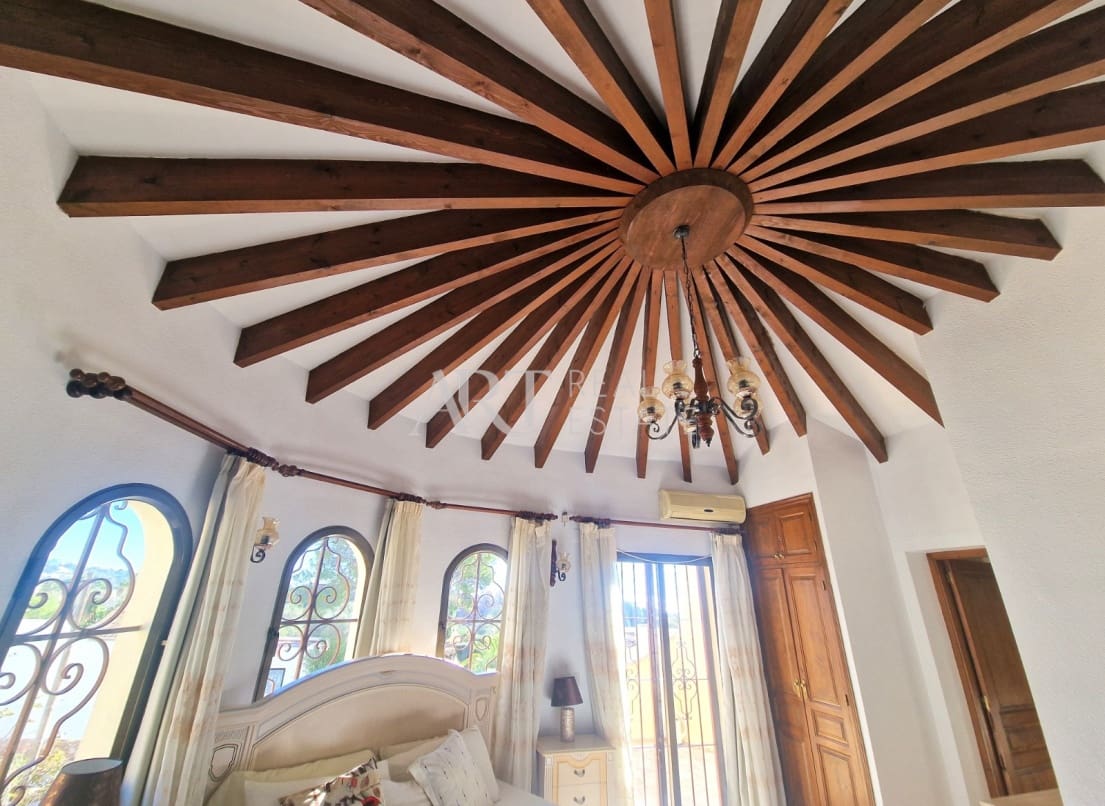 3 bedroom Villa for sale in Altea with pool garage - € 519,000 (Ref: 8685544)