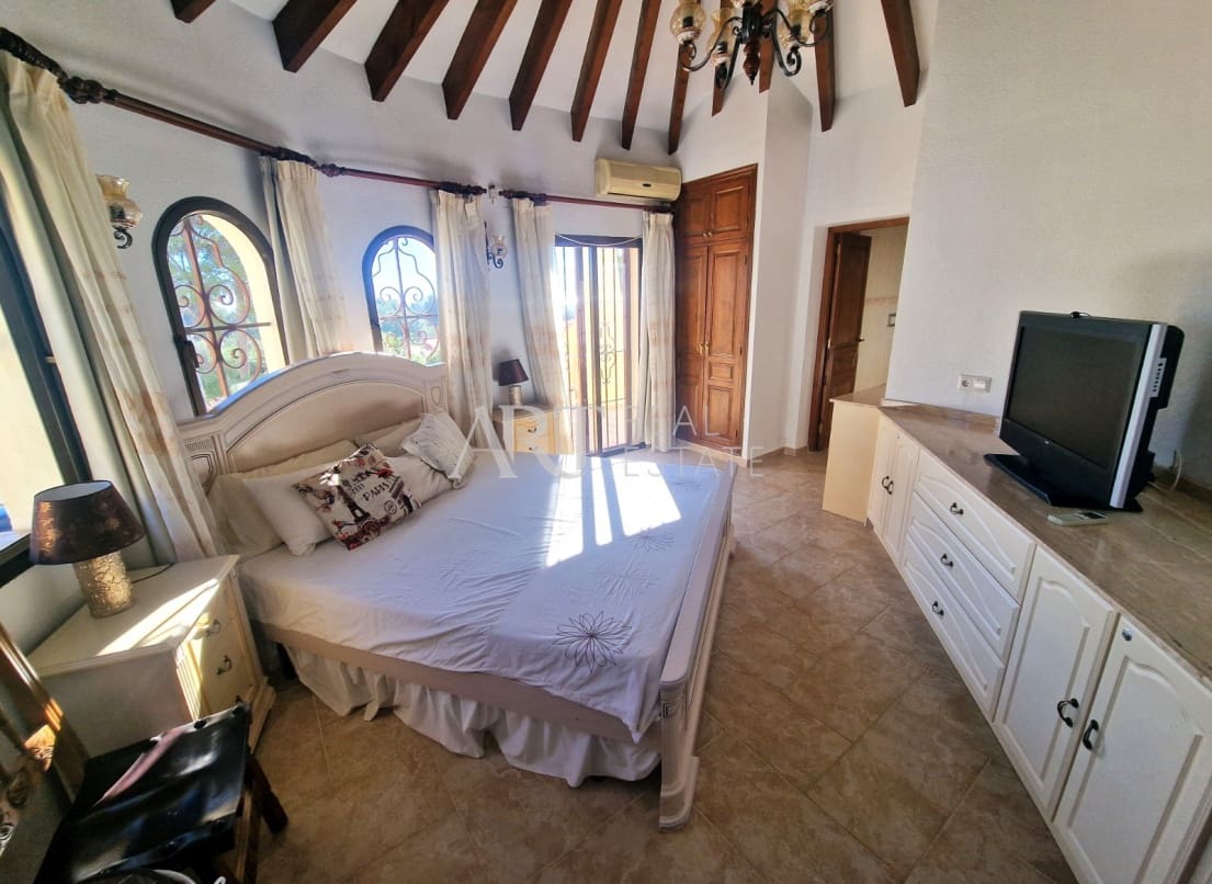 3 bedroom Villa for sale in Altea with pool garage - € 519,000 (Ref: 8685544)