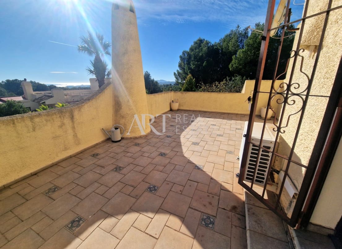 3 bedroom Villa for sale in Altea with pool garage - € 519,000 (Ref: 8685544)