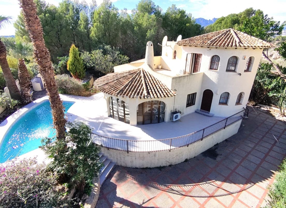 3 bedroom Villa for sale in Altea with pool garage - € 519,000 (Ref: 8685544)