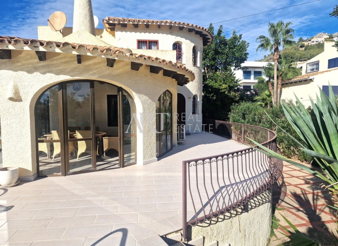 3 bedroom Villa for sale in Altea with pool garage - € 519,000 (Ref: 8685544)