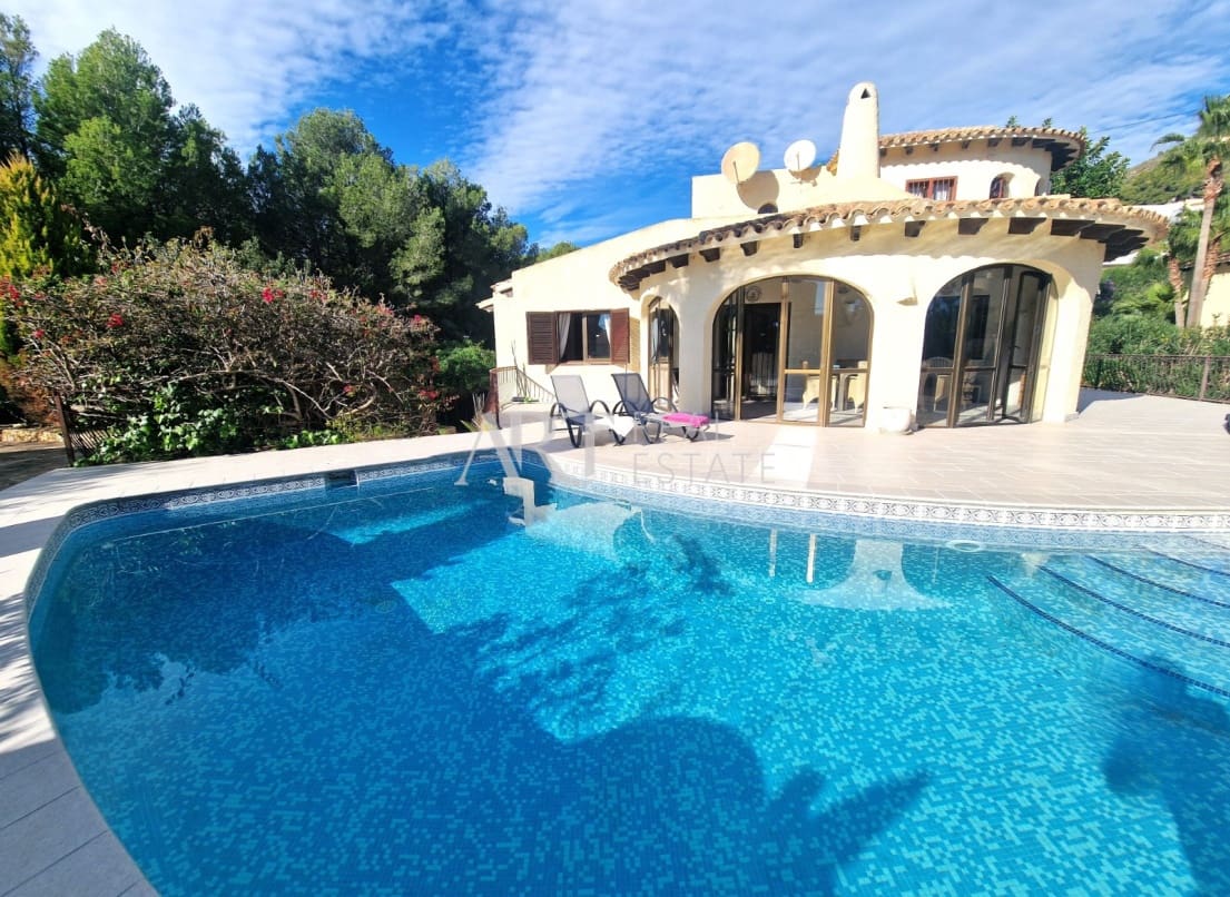 3 bedroom Villa for sale in Altea with pool garage - € 519,000 (Ref: 8685544)