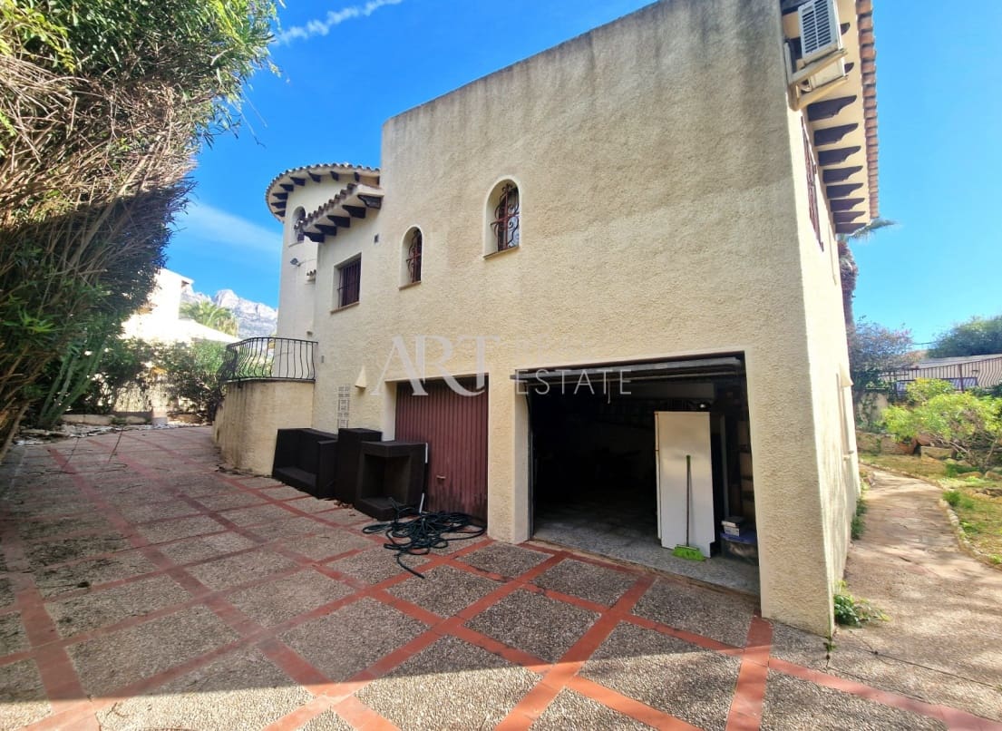 3 bedroom Villa for sale in Altea with pool garage - € 519,000 (Ref: 8685544)