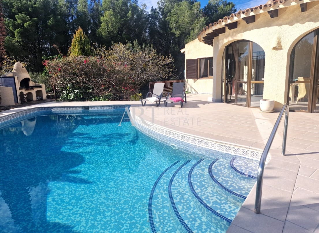 3 bedroom Villa for sale in Altea with pool garage - € 519,000 (Ref: 8685544)