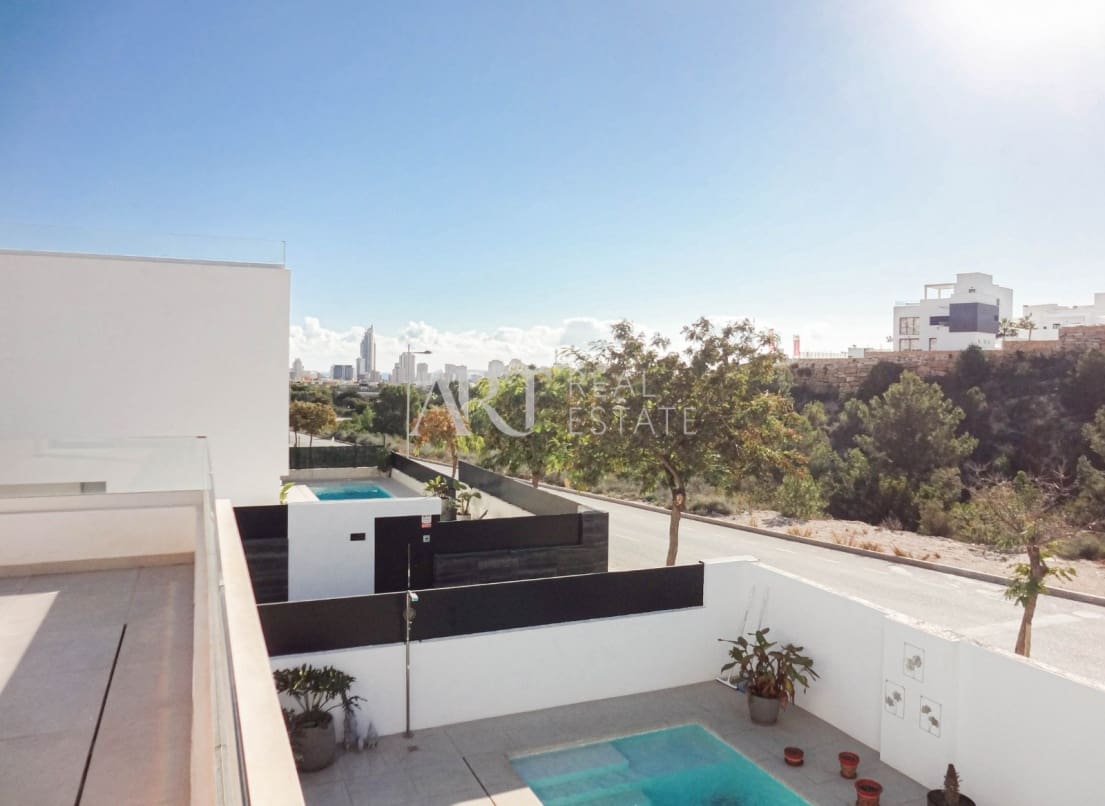 4 soveværelse Villa til salg i Finestrat med swimmingpool - € 795.000 (Ref: 8716880)