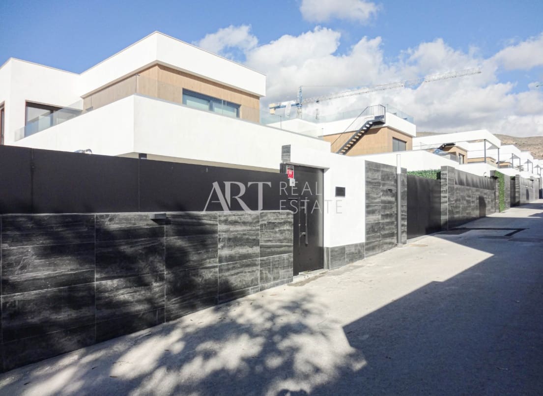 4 soveværelse Villa til salg i Finestrat med swimmingpool - € 795.000 (Ref: 8716880)