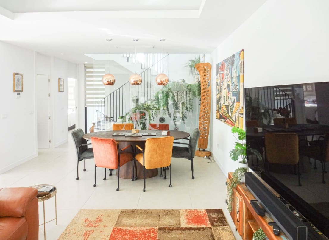 4 soveværelse Villa til salg i Finestrat med swimmingpool - € 795.000 (Ref: 8716880)